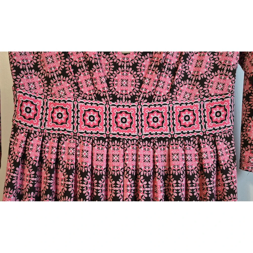 Chic Pink Black Maggy London Sz 8 Medallion Empire Waist V-Neck Jersey Dress
